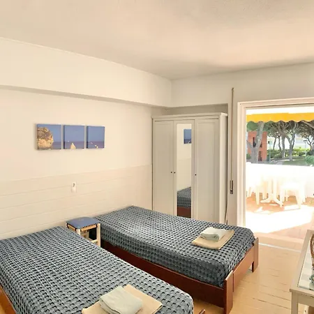 Near Falesia Beach, Apartment Albufeira